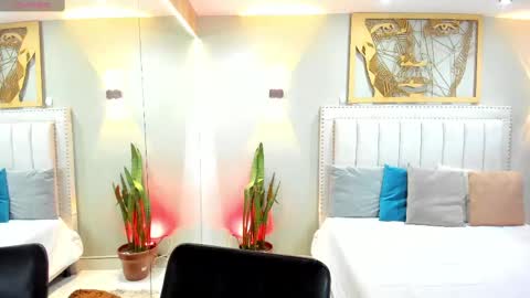 Snapshot of sara__michell chatting on 11.09.25 online show from 11.09.25