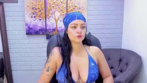 Snapshot of sara__michell chatting on 11.24.25 online show from 11.24.25