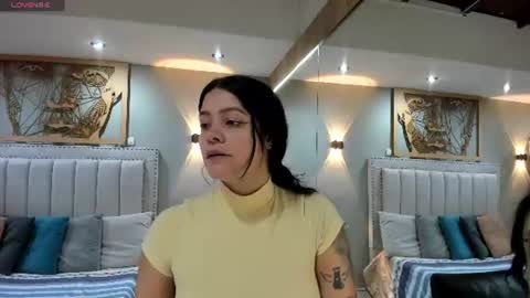 Snapshot of sara__michell chatting on 06.20.26 online show from 06.20.26