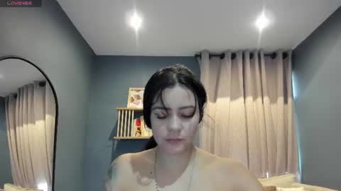 Snapshot of sara__michell chatting on 07.18.26 online show from 07.18.26