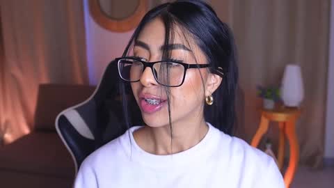 Sara  online show from 01.21.25