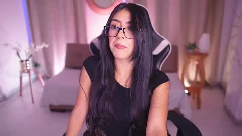 Sara  online show from 02.15.25