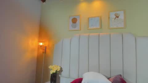 sara_hannks online show from 04.11.26