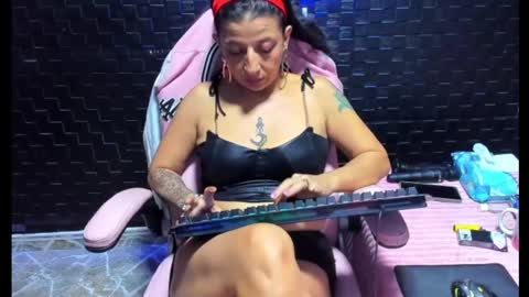 Snapshot of sara_hot_2 chatting on 02.20.25 no limits sarah online show from 02.20.25