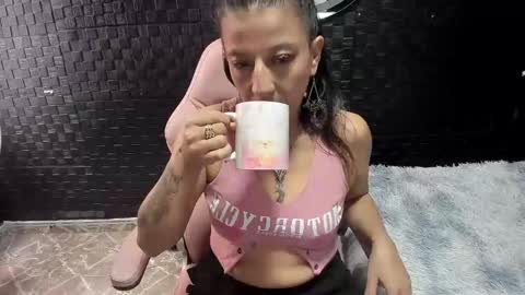 Snapshot of sara_hot_2 chatting on 10.21.25 no limits sarah online show from 10.21.25