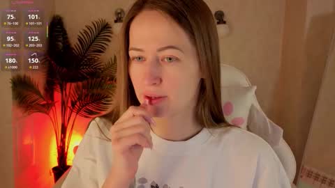 sara_hwan online show from 03.17.26