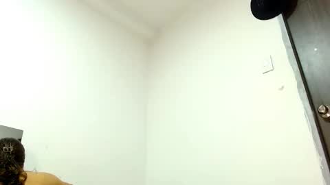 Snapshot of sara_johnson__ chatting on 11.06.25 sara_johnson__ online show from 11.06.25