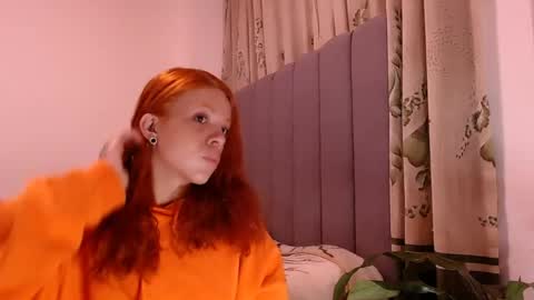 sara_johnson__ online show from 04.22.26