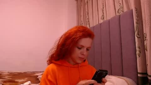 sara_johnson__ online show from 04.27.26
