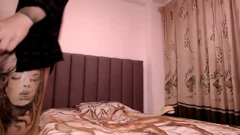 sara_johnson__ online show from 05.29.26