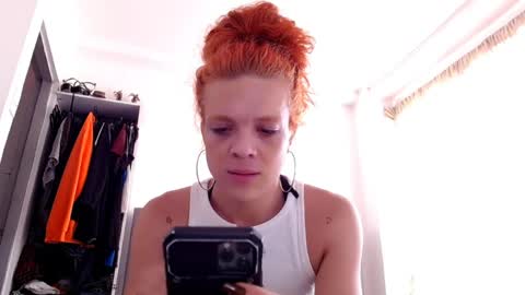 sara_johnson__ online show from 06.01.26