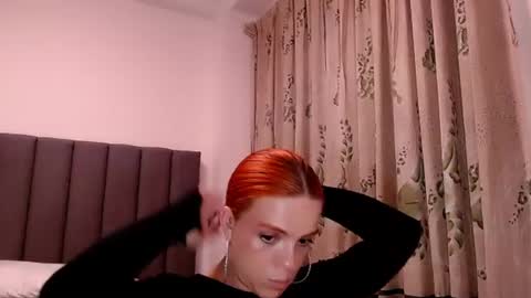 sara_johnson__ online show from 06.20.26