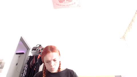 sara_johnson__ online show from 07.25.26