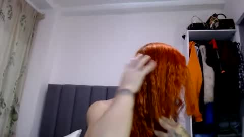 sara_johnson__ online show from 07.28.26