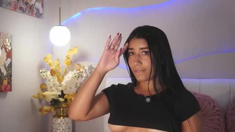  Sara Jones  online show from 02.25.26