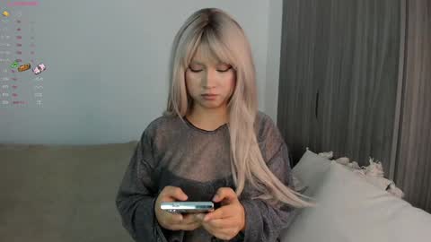 Snapshot of sara_kim_ chatting on 01.19.25 Sara new account give me thomb up Follow me help me reach 15k followers again online show from 01.19.25