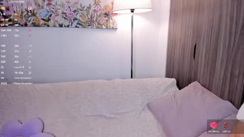 Sara  new account  give me thomb up  Follow me   help me reach 15k followers again   online show from 11.09.25