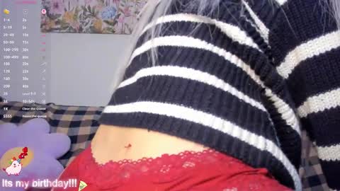 Sara  new account  give me thomb up  Follow me   help me reach 15k followers again   online show from 03.12.26