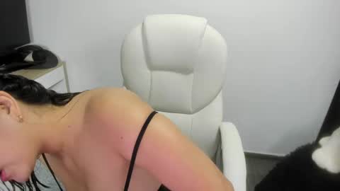 Snapshot of sara_lizcano chatting on 02.19.25 sarah  LIZCANO....... online show from 02.19.25