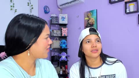 Snapshot of sara_mendez2_ chatting on 01.10.25 Sara Mendez online show from 01.10.25