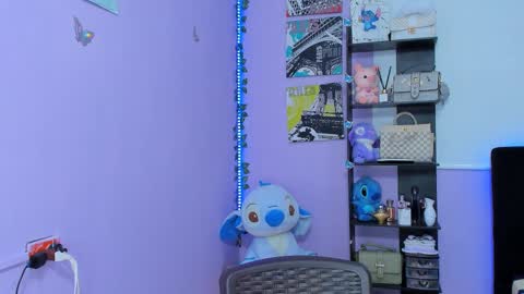 Snapshot of sara_mendez2_ chatting on 02.19.25 Sara Mendez online show from 02.19.25