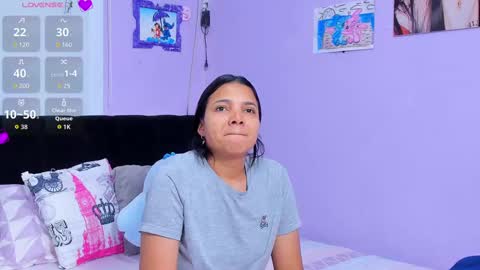 Snapshot of sara_mendez2_ chatting on 09.13.25 Sara Mendez online show from 09.13.25