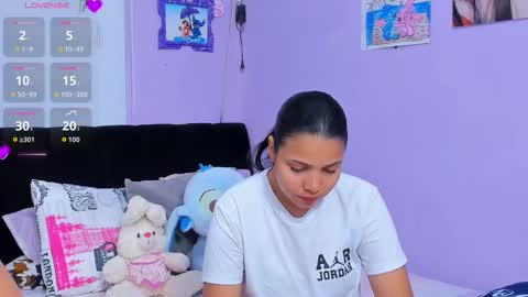 Snapshot of sara_mendez2_ chatting on 09.14.25 Sara Mendez online show from 09.14.25