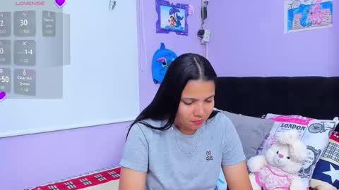 Snapshot of sara_mendez2_ chatting on 10.14.25 Sara Mendez online show from 10.14.25