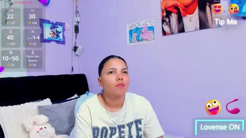 Snapshot of sara_mendez2_ chatting on 11.14.25 Sara Mendez online show from 11.14.25