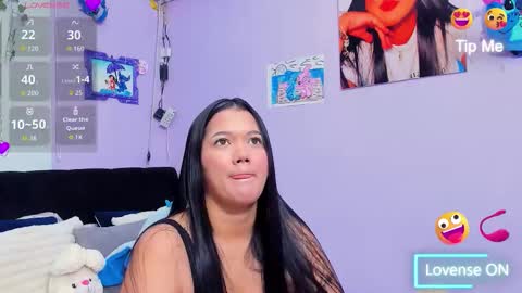 Snapshot of sara_mendez2_ chatting on 11.17.25 Sara Mendez online show from 11.17.25