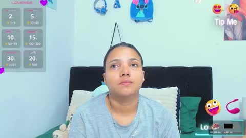 Snapshot of sara_mendez2_ chatting on 12.14.25 Sara Mendez online show from 12.14.25