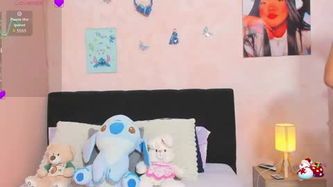 Snapshot of sara_mendez2_ chatting on 05.16.26 Sara Mendez online show from 05.16.26
