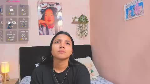 Snapshot of sara_mendez2_ chatting on 06.10.26 Sara Mendez online show from 06.10.26