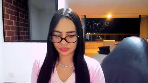 Snapshot of sara_oxford chatting on 03.29.26 Sara online show from 03.29.26