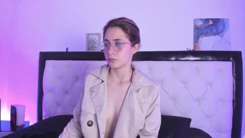 sara_roades online show from 11.23.25