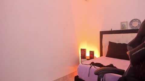 sara_roades online show from 12.14.25