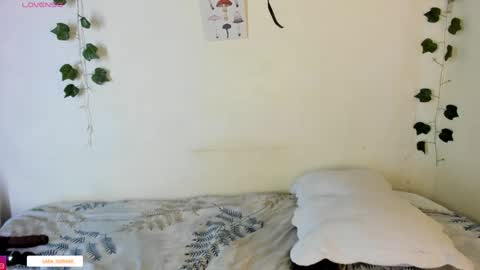 Snapshot of sara_sophiee chatting on 12.18.24 sara sofia online show from 12.18.24