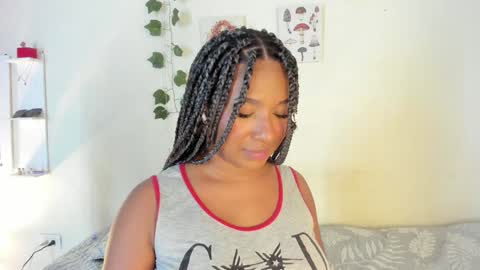 Snapshot of sara_sophiee chatting on 01.13.25 sara sofia online show from 01.13.25