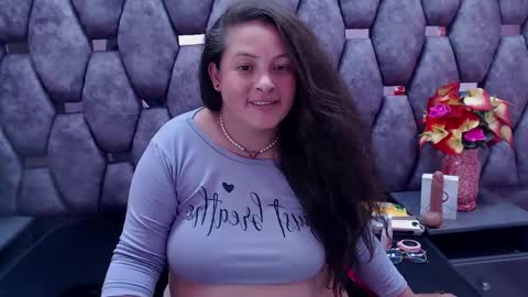 Snapshot of sara_thonson_ chatting on 12.15.24 sara_thonson_ online show from 12.15.24