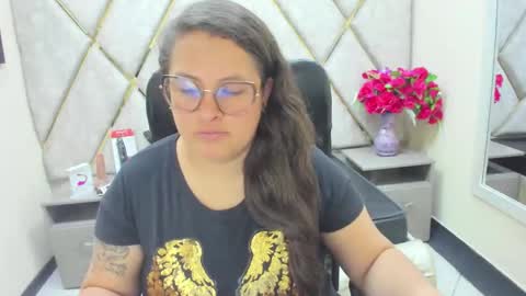sara_thonson_ online show from 04.24.26
