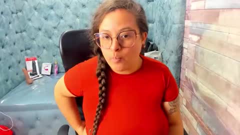 sara_thonson_ online show from 05.08.26