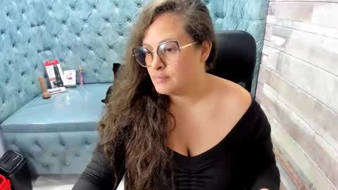 sara_thonson_ online show from 06.08.26