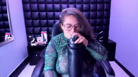 sara_thonson_ online show from 07.30.26