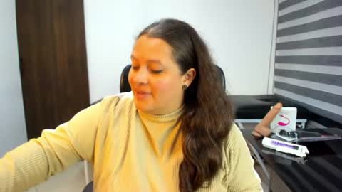 sara_thonson_ online show from 08.05.26