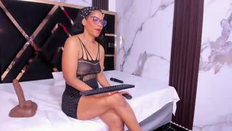 Snapshot of sara_tourner chatting on 10.10.25 sara_tourner online show from 10.10.25