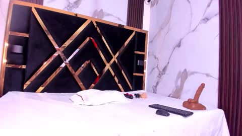 Snapshot of sara_tourner chatting on 11.12.25 sara_tourner online show from 11.12.25