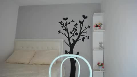 Sara online show from 10.17.25