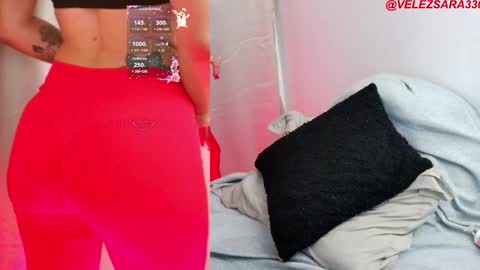 Snapshot of sara_velez_40 chatting on 02.17.25 sara velez online show from 02.17.25