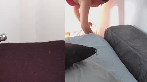 Snapshot of sara_velez_40 chatting on 12.05.25 sara velez online show from 12.05.25