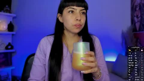Snapshot of saraadesire chatting on 09.29.25 Sara online show from 09.29.25